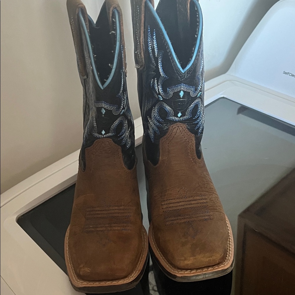 Ariat Brown and Black Cowboy Boots